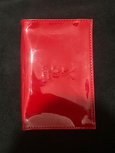 женский кошелек: Ysl 
Маленький клатч
Идет как косметичка и как кошелек — 4