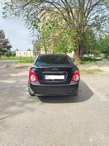 06 arxa faralari: Chevrolet Aveo sedan – qara rəng Texniki xüsusiyyətlər: - Ban: sedan — 3