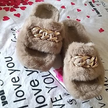 qadın ayaqqabılar: Qadın ev terlikləri – xəzli, krem-bej rəngdə - Model: açıq barmaqlı — 1