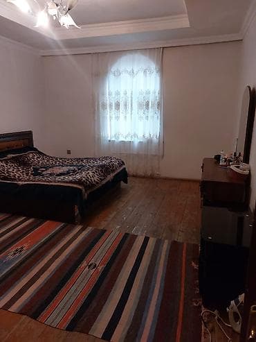 əmircanda ev: Satılır: həyətyanı sahəsi olan fərdi yaşayış evi - Tikili: 2 — 6