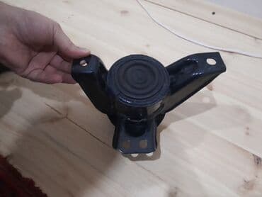 Digər nəqliyyat: Hyundai mühərrik yastığı (mühərrik dayağı) - OEM kodu: 21810-C5200 — 1