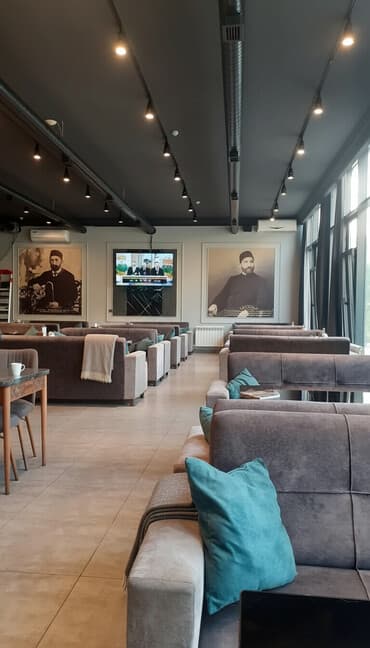 ofisiant isi axtaranlar: Ofisiant tələb olunur, Pivə barı, Gündəlik ödəniş, 18-29 yaş, 1-2 illik təcrübə — 1