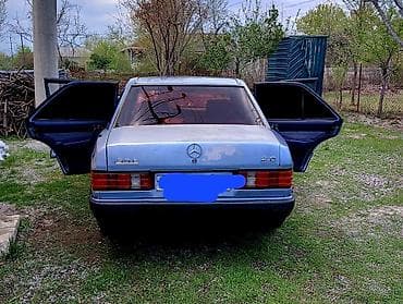 opel vectra c: Mercedes-Benz 190 (W201): 2 l | 1992 il Sedan — 2