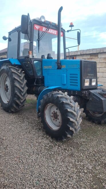 maşın ucuz: Minsk Tractor Zavodu istehsalı Belarus 892 traktor - Marka/model — 1