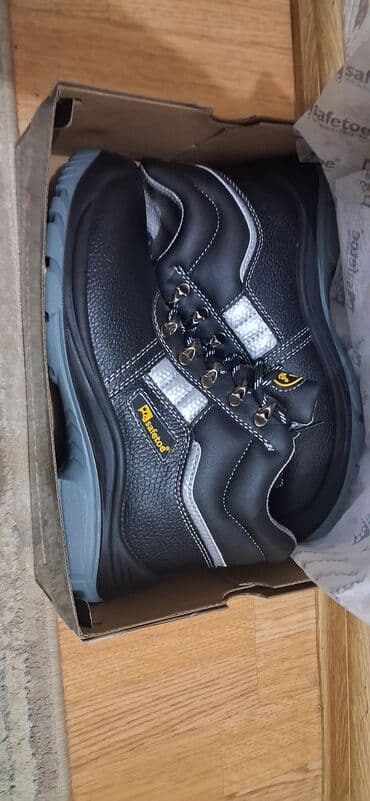 Safetoe iş ayaqqabısı - Brend: Safetoe (qutuda göstərilib) - Tip