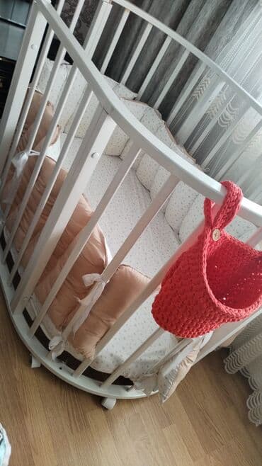 uşaq üçün yelencek: Oğlan və qız üçün, Yumru, Beşik, Dəst ilə, Matras ilə, Yellənmə mexanizm ilə — 1