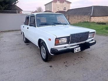 kia sorento oluxana: VAZ 2107 “LADA Riva” sedan - Kuzov: ağ rəng, 4 qapı, klassik künclü — 2