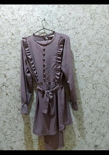 Костюмы: Lilac rəngli iki hissəli dəst – tunika və şalvar. - Material: yüngül — 1