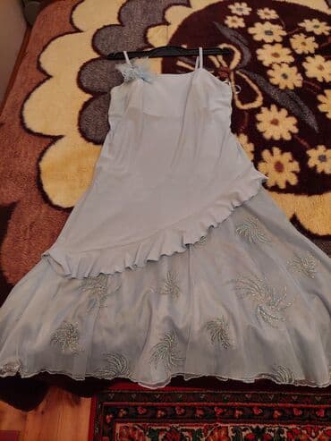 Dəstlər, kostyumlar: Ziyafet paltarı. Türkiyeden alınıb. Cemi bir defe geyinilib. 40-42 — 2