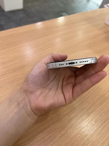 IPhone 12, Ağ, Qırıq — 3