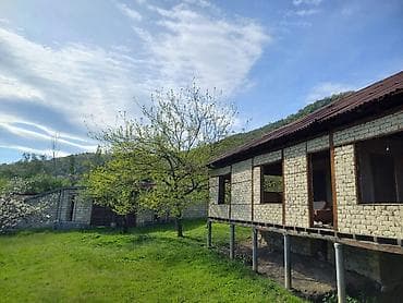 Ərazi baxımından gözoxşayan, mənzərəli relyefə sahib ev vəndam
