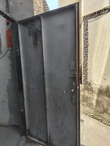 Metall qapı – dekorativ relyef naxışlı - Material: qalın metal vərəq — 2