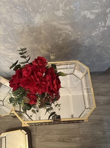 су чани: 12 ədəd xonça və 8 ədəd gül daxildir. Xonçaların heç bir problemi — 2
