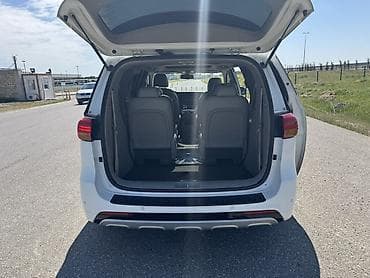 dört goz: Kia Carnival: 2.2 l | 2014 il Van/Minivan — 7