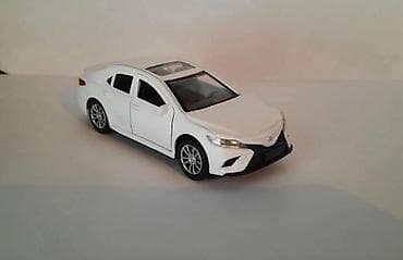 mini disk: Metal oyuncaq avtomobil – ağ rəngli ofroud SUV modeli (miniatura). - — 10