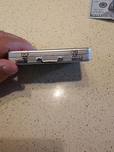 çamta: Mini pul çamadanı və aksesuar dəsti - Miqyas: təxminən 1:6–1:12 — 5