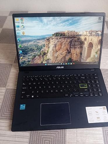 İşlənmiş ASUS 15.6 ", Intel Celeron, 512 GB