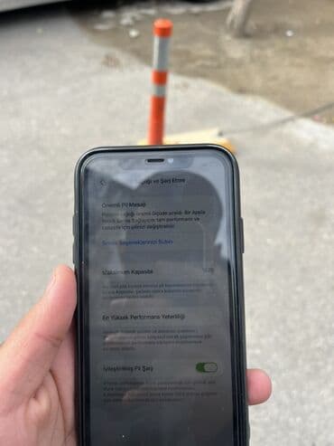 samsung s4 mini satilir: IPhone 11, Qara, Face ID — 7