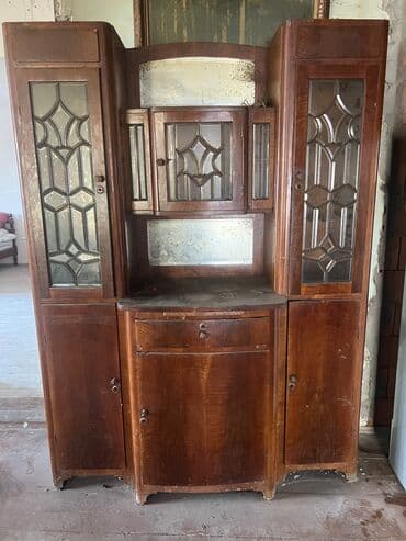 qedimi dolab: Qedimi antikvar svaner bag evindedi hal hazirda 50 ilin belke olar — 1