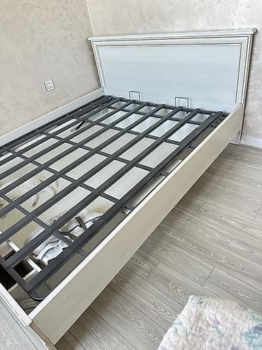 mebel alan: İki nəfərlik, əşyaların saxlanması üçün dəmir bazalı çarpayı. Yaxşı — 2