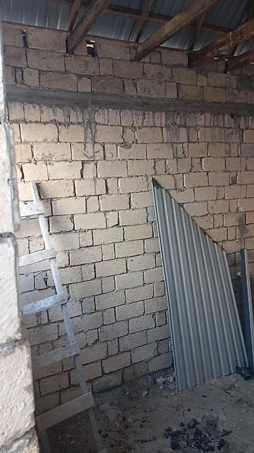 mingəçevir ev satışı: 2 sota yaxın yerdə 76 kv olan evdir .evin 80 faizi hazırdı.suyu işığı — 10