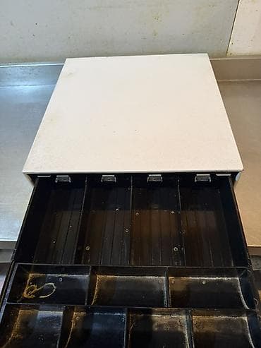 Metal kassir çekmecəsi (cash drawer) - Material: metal gövdə