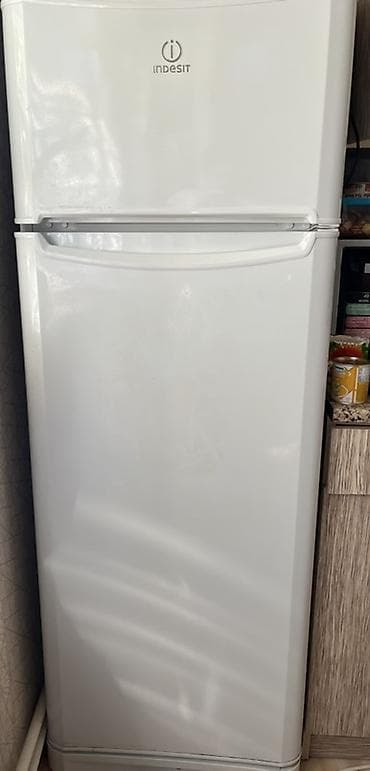 ipad satilir: Indesit iki qapılı soyuducu - Brend: Indesit - Tip: Üst kamera — 1