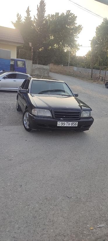 mercedes pompa: Mercedes-Benz C-Class: 2 l | 1994 il Sedan — 1