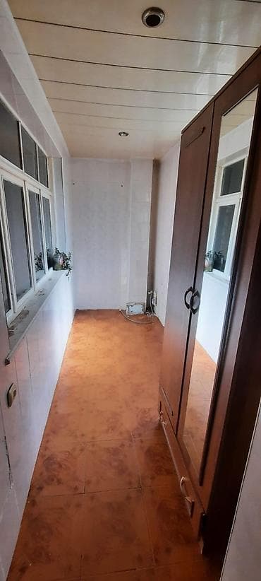 bir otaql: Sumqayıt şəhəri, 9cu mkr, Heydər parkına baxan tərəfi. 9 mərtəbəli — 8