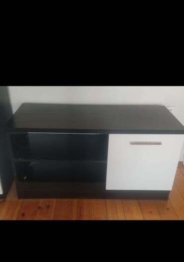 İşlənmiş, Düz TV altlığı, Polkalı, Laminat