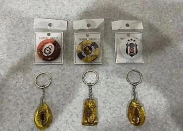gaddar bileklik: Açar asqıları dəsti - Futbol klubu loqolu dairəvi nişanlar — 1