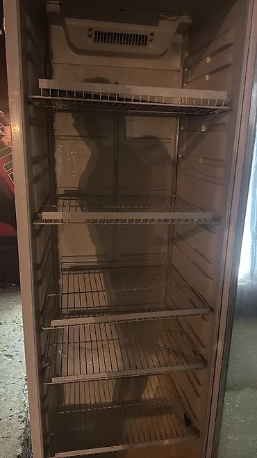 Kommersiya tipli vitrinalı soyuducu - Şüşə qapılı, tək kameralı — 1