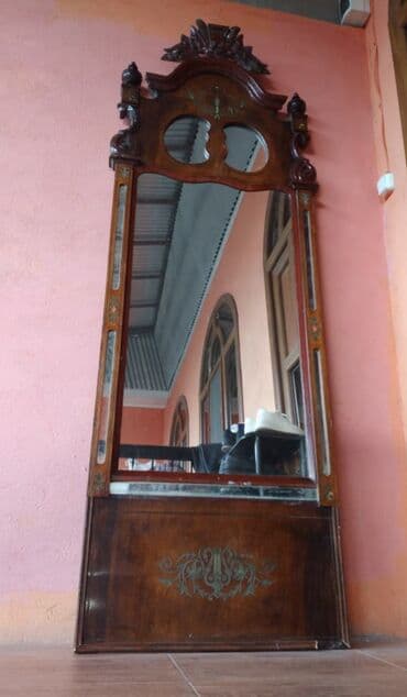 lampali guzgu: Güzgü Divar üçün — 1