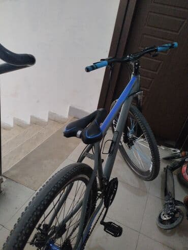 сколько стоит электровелосипед: Şəhər və yüngül off-road üçün çox yönlü dağ/trek velosipedi — 1