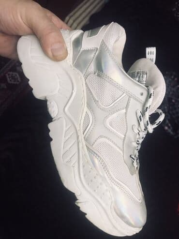 женские кроссовки для бега: Размер: 40, цвет - Белый, Б/у — 2