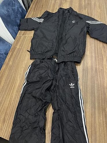 Orginal Adidas. 2-3 dəfə geyinilib. Təzə kimidir. 120$ alınıb. Unisex — 1