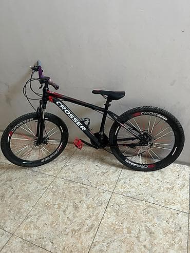 velosiped enli teker: Crosser dağ velosipedi - Qatqılı alüminium gövdə, agresiv geo­metriya — 2