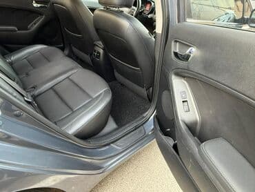 mersedes c 230: Kia Cerato: 1.6 l | 2015 il Sedan — 12