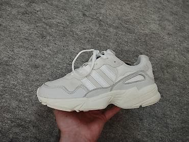 Tam Original Adidas 39 olcu.ideal veziyetdedir.hec bir defekt cirig — 1