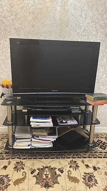 Künc Tv altlığı, Polkalı, Şüşəli
