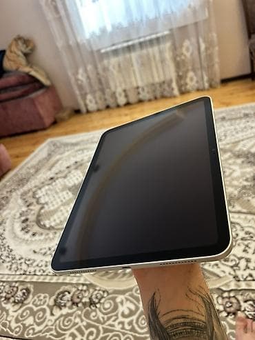 plata telefon: Apple iPad (11-ci nəsil) – Wi‑Fi - 10.9" Liquid Retina ekran, nazik — 1