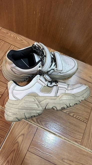 b class makasin: Bershka — 1