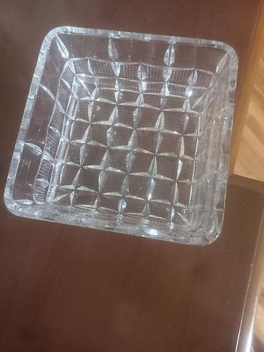 Cutu 2 ededdirKvadrat formalı şüşə/kristal meyvə və şirniyyat qabı