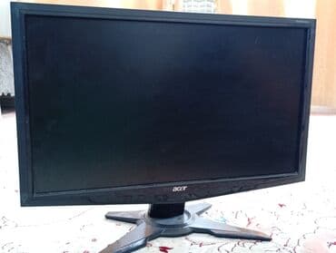Monitorlar: Qara rəngli, Acer firmasının istehsalı olan monitor. Masaüstü