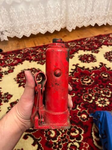 soyuducu avtomobil: Domkrat 4 tonluq — 2