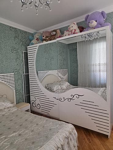 Мебель: Mebel dəsti – qonaq və yataq otağı üçün Qonaq otağı: - 3 nəfərlik — 5
