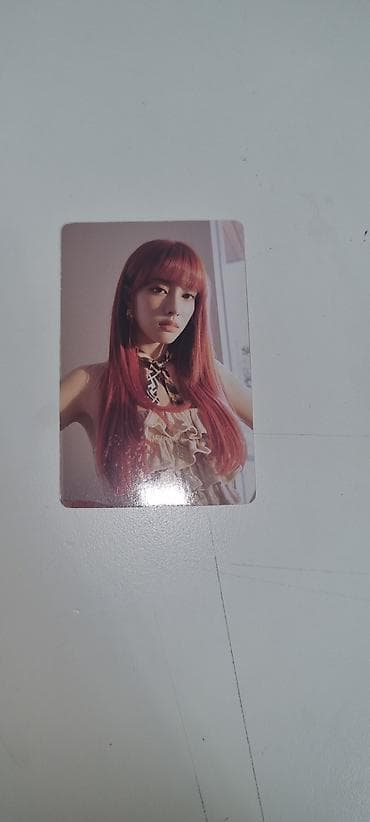 Məhsul:STAYC qrupundan J-nin "We Need Love" albomunun rəsmi foto kart