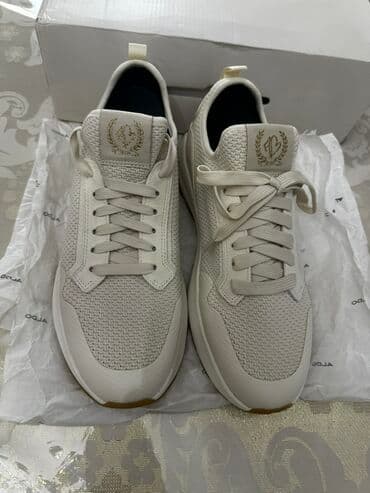 дождевик купить в баку: Təcili satılır! Aldo - senaker . Yenidir, istifadə olunmayıb. Ölçü — 3