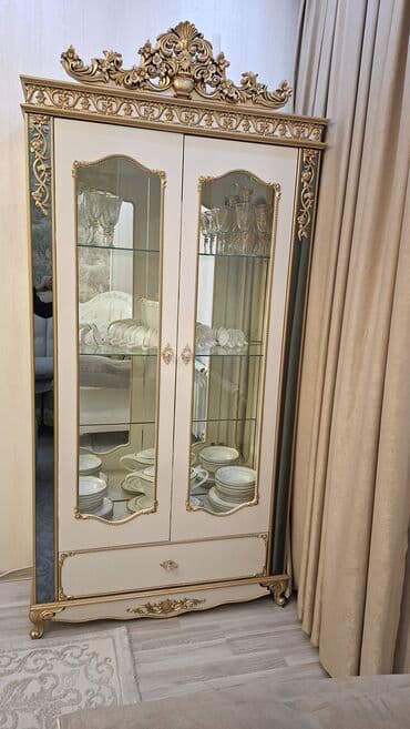 ustullar: Masa və oturacaqlar — 2