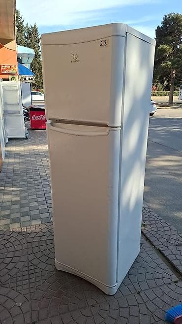 2 qapılı Indesit Soyuducu Satılır, rəng - Ağ